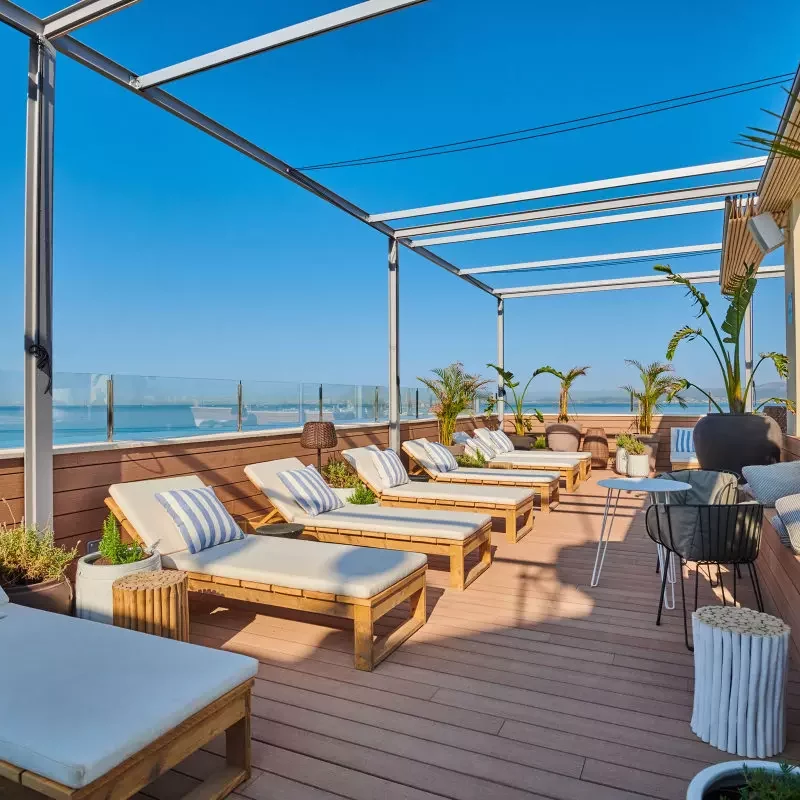 Pabisa Bali Park Sonnenliegen